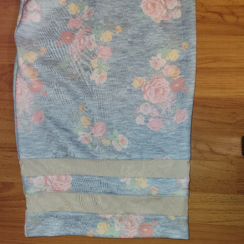 Two piece set - Picture 2 of 6